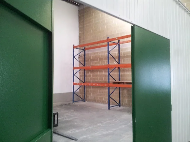 Box rent self storage en C. Turquesa, 12, 47012 Valladolid, España - Imagen 4