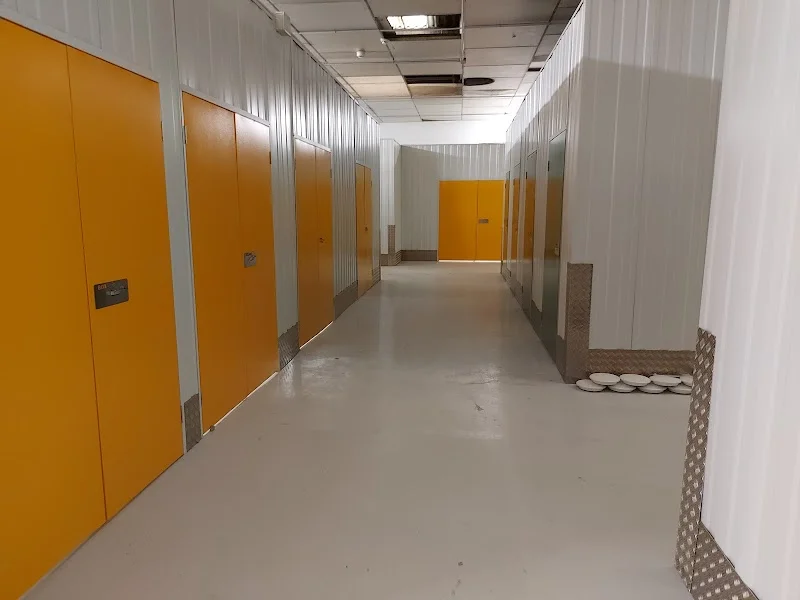 Box rent self storage Estaño en C. Estaño, 10, 47012 Valladolid, España - Imagen 1