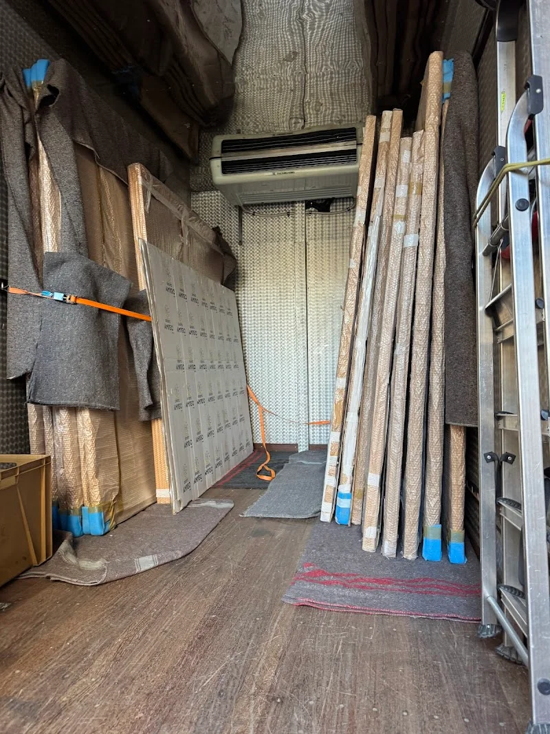 Mudanzas y Transportes Gallego en C. Transporte, 10, 47155 Santovenia de Pisuerga, Valladolid, España - Imagen 3