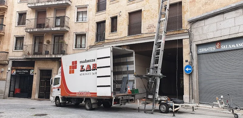 Mudanzas y Guardamuebles Lara en C. Labrador, 14, 47155 Santovenia de Pisuerga, Valladolid, España - Imagen 3