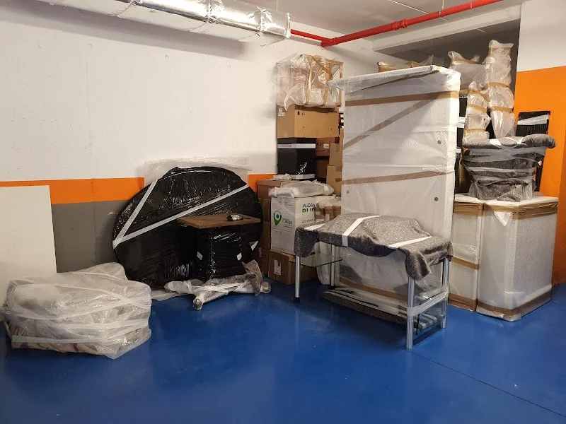 Mudanzas Burgos en Polígono industrial LAS GARZAS Nº 26, 09139, Burgos 42°20'39.0"N 3°37'03.2"W, 89VJ+MX7, 09139 Castañares, Burgos, España - Imagen 3