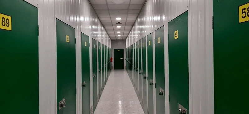 Trasteros City Vigo Travesía de Vigo en Rúa Travesía de Vigo, 120, Lavadores, 36206 Vigo, Pontevedra, España - Imagen 1