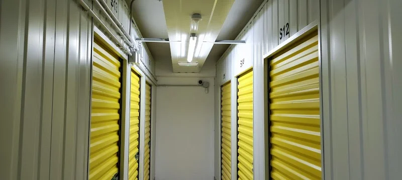 Trasteros Vigo - Alquiler de Trasteros en Centro de Vigo , Camelias en Rúa Menéndez Pelayo, 32, 36211 Vigo, Pontevedra, España - Imagen 5