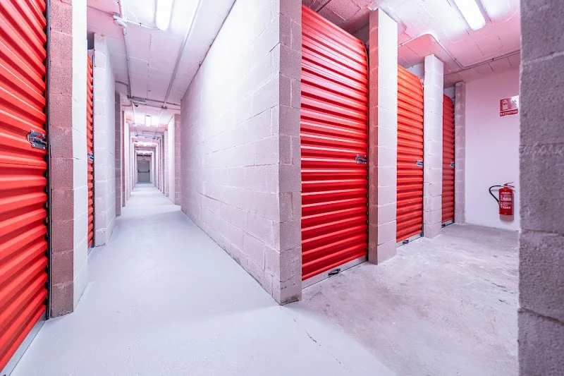 Trastero ESPACIOS LA NAVAL TRASTEROS/GARAJES en R. de Aragón, 148, Teis, 36206 Vigo, Pontevedra, España - MejorTrastero