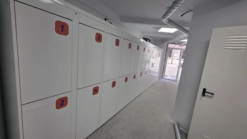 Vigo Lockers Vialia en Rúa de Alfonso XIII, 56, Santiago de Vigo, 36201 Vigo, Pontevedra, España - Imagen 4