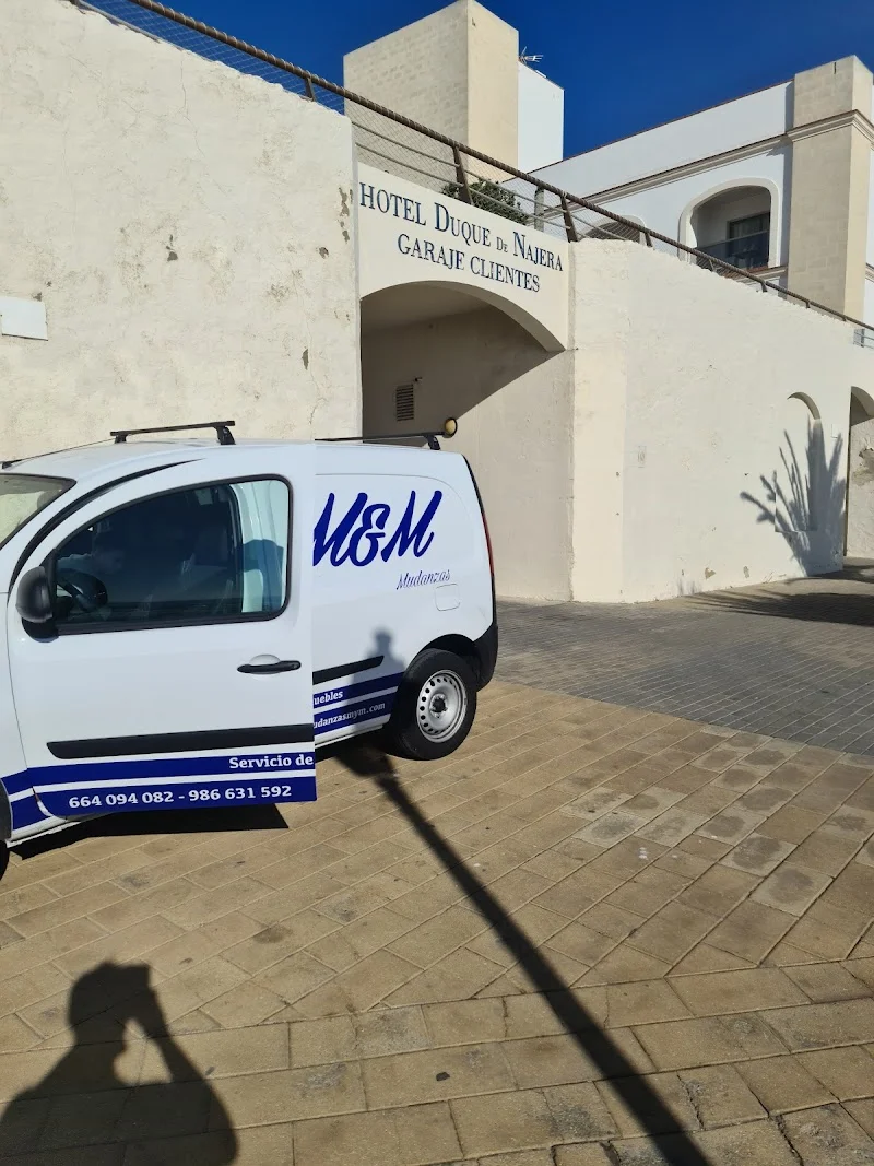 Empresa de mudanzas en Vigo | M&M en Rúa Xulián Estévez, 16, Teis, 36207 Vigo, Pontevedra, España - Imagen 2