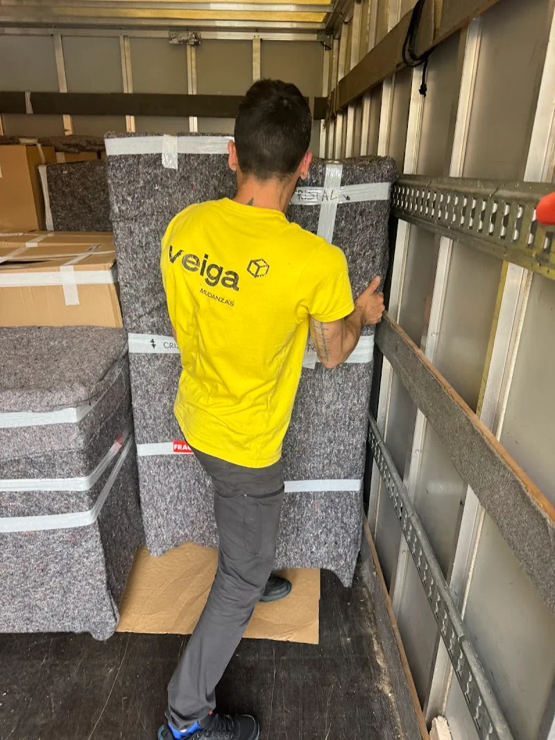 Mudanzas Veiga | Mudanzas Vigo en Av. Alcalde Gregorio Espino, 16, Lavadores, 36205 Vigo, Pontevedra, España - Imagen 2