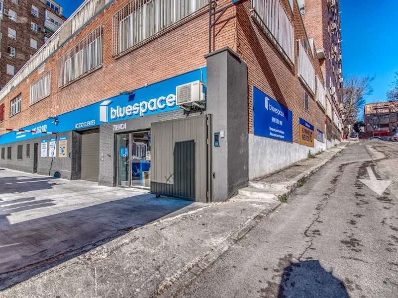 Bluespace Puerta de Toledo en P.º de los Pontones, 23, callejón, Arganzuela, 28005 Madrid, España - Imagen 1