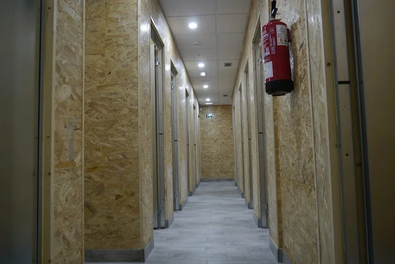 GIJON - TRASTEROS MACOTROL en Pl. de Nicanor Piñole, 1, 1º D, Centro, 33205 Gijón, Asturias, España - Imagen 1