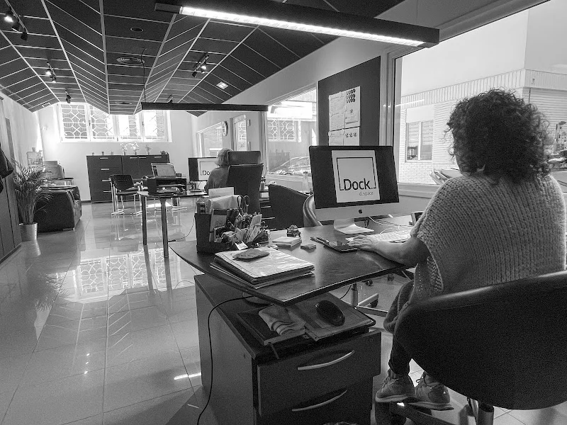 Dock d_space | Guardamuebles | Soluciones logísticas y de almacenamiento | Alquiler de trasteros y almacenes en C/W-5 Nave 49, C. W-5, 49, Nave, 49, Gijon-Oeste, 33211 Gijón, Asturias, España - Imagen 4