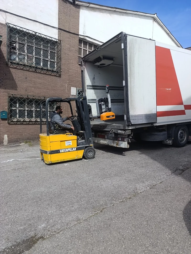 Royal Barcelona gijon en Cami Peñeu, del, 70A, Gijon-Oeste, 33211 Gijón, Asturias, España - Imagen 4