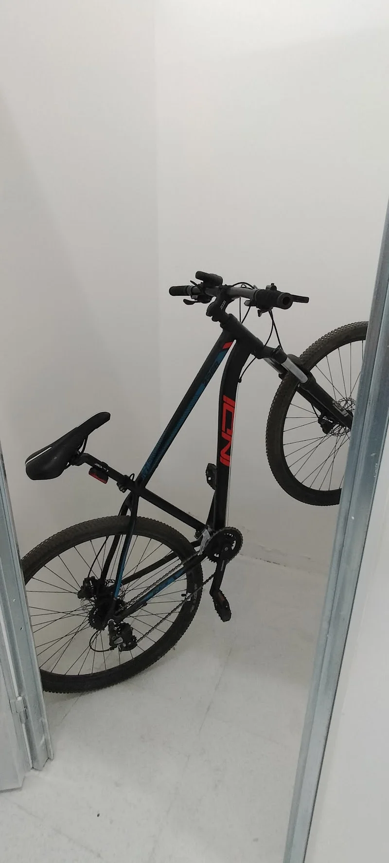 Lock&Go! Gijón | Taquillas para equipajes 24/7, reservas por horas en C. San Bernardo, 65, Centro, 33201 Gijón, Asturias, España - Imagen 4