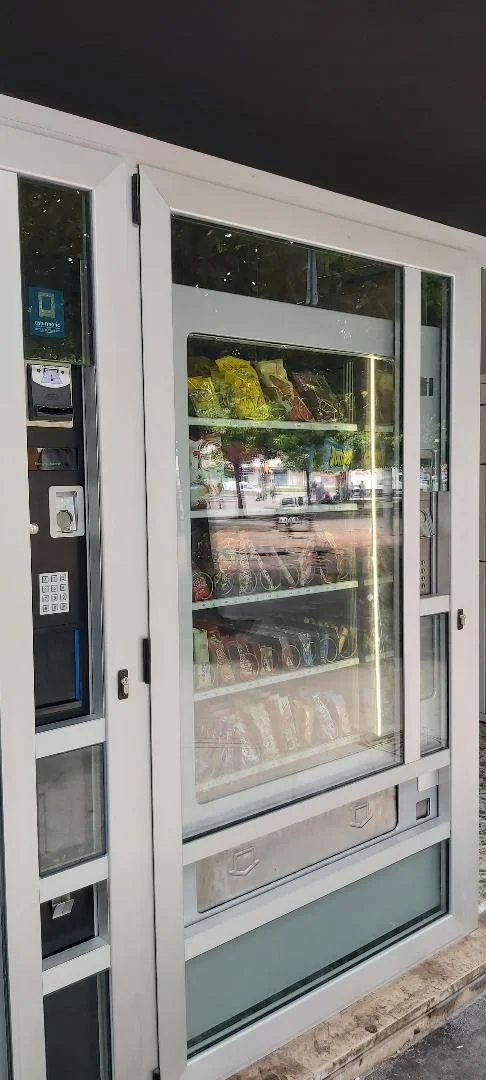 Locker Gijón. Consignas de equipaje 24 horas en Pl. Humedal, 5, Bajo, Centro, 33206 Gijón, Asturias, España - Imagen 3