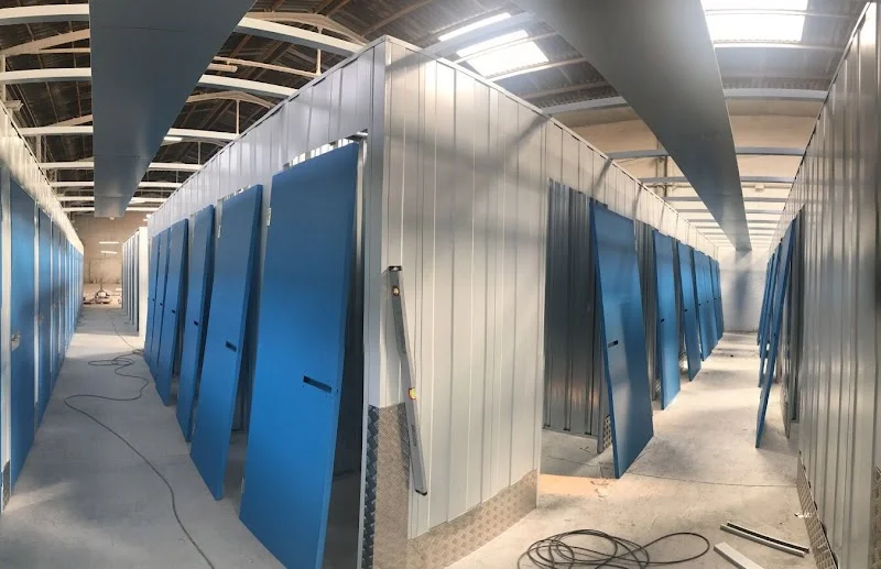 Ssolid Self Storage S.L. Construcción, fabricación, montaje, licencias de trasteros en C. G Marconi, 80, Periurbano - Rural, 33211 Gijón, Asturias, España - Imagen 2