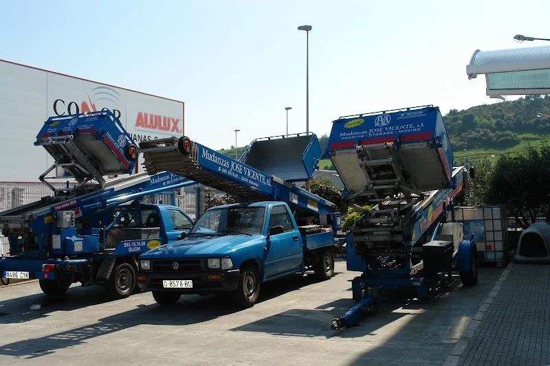Mudanzas José Vicente en Calle de, C. Luis Infiesta Castro, 7, Periurbano - Rural, 33393 Gijón, Asturias, España - Imagen 2