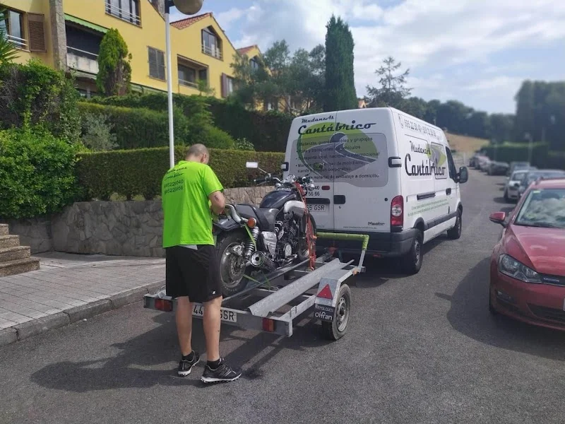 Mudanzas Cantábrico en Cam. Melón, n° 61, oficina n°7, Periurbano - Rural, 33211 Gijón, Asturias, España - Imagen 4