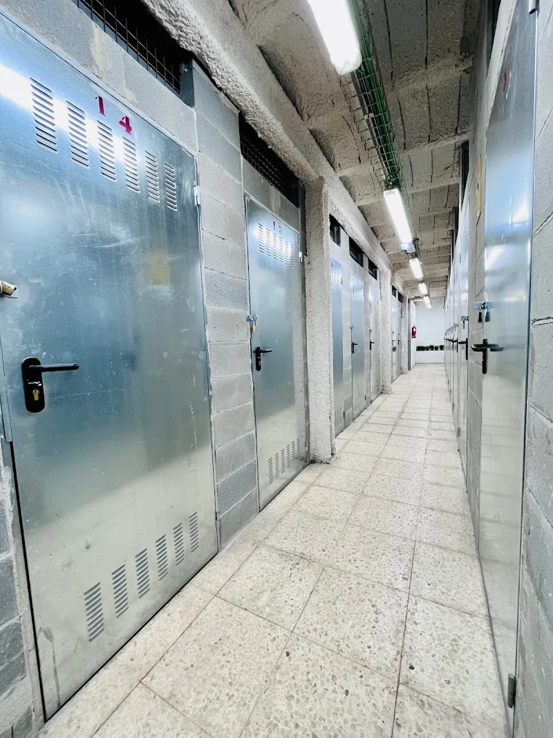 TRASTEROS - Castelao en Carrer de Castelao, 186, 08902 L'Hospitalet de Llobregat, Barcelona, España - Imagen 2