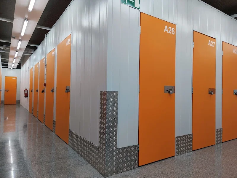 Trasteros TuBoX Esplugues L'Hospitalet en Carrer de Josep Miquel Quintana, 7, 08950 Esplugues de Llobregat, Barcelona, España - Imagen 1