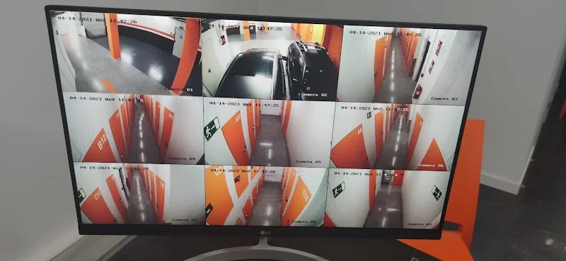 Trasteros TuBoX Esplugues L'Hospitalet en Carrer de Josep Miquel Quintana, 7, 08950 Esplugues de Llobregat, Barcelona, España - Imagen 3