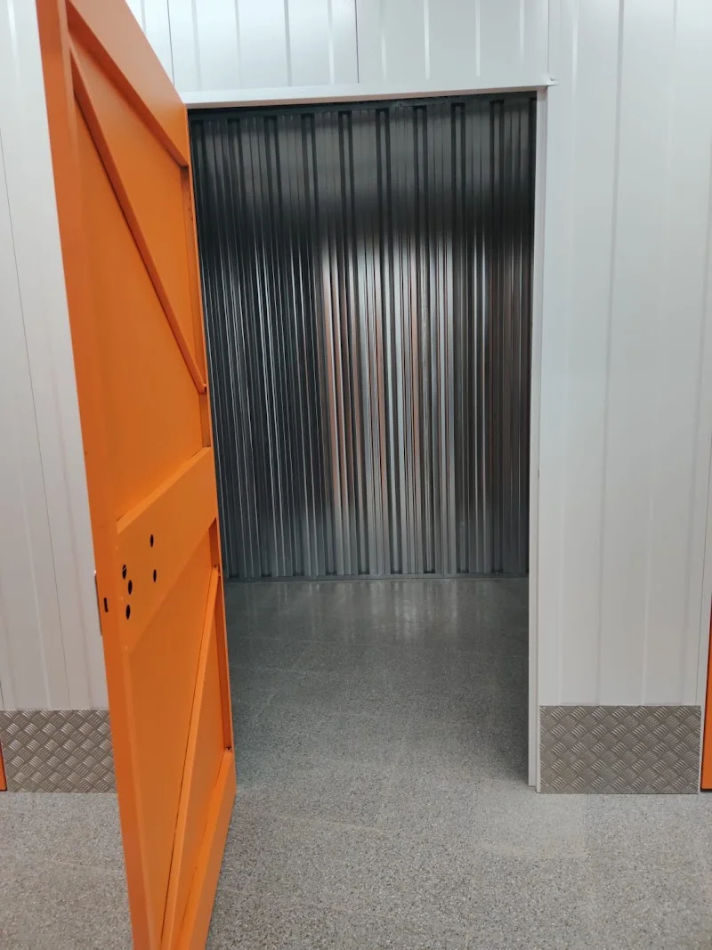 Trasteros TuBoX Esplugues L'Hospitalet en Carrer de Josep Miquel Quintana, 7, 08950 Esplugues de Llobregat, Barcelona, España - Imagen 4