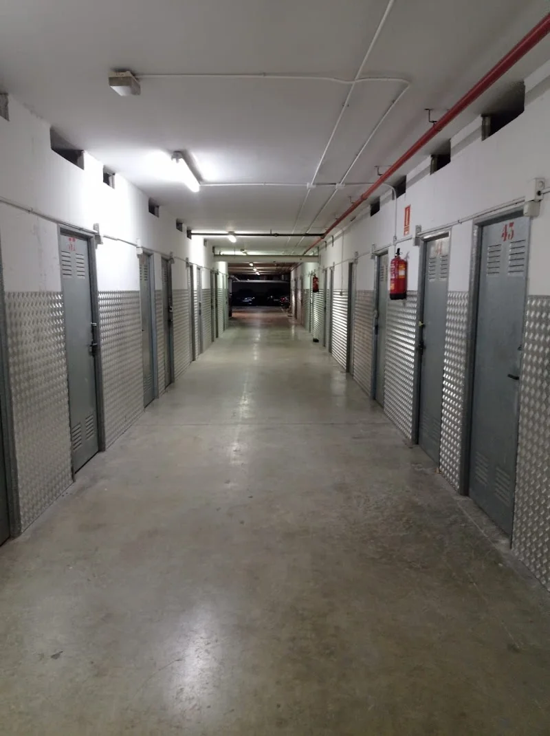 Trasteros M2 · Ctra del Mig, 127 (Hospitalet de Llobregat) en Ctra. del Mig, 127, 08907 L'Hospitalet de Llobregat, Barcelona, España - Imagen 1