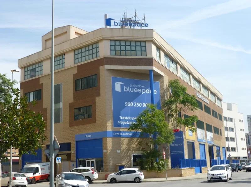 Bluespace Santa Eulàlia en Carrer de Narcís de Monturiol, 134, 08902 L'Hospitalet de Llobregat, Barcelona, España - Imagen 1