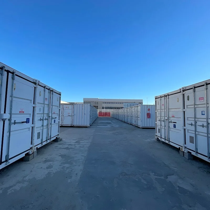 Trastering Cornellà-Hospitalet - Alquiler de Trasteros Almacenes y Guardamuebles en Carrer del Cobalt, 49, 08940 Cornellà de Llobregat, Barcelona, España - Imagen 2