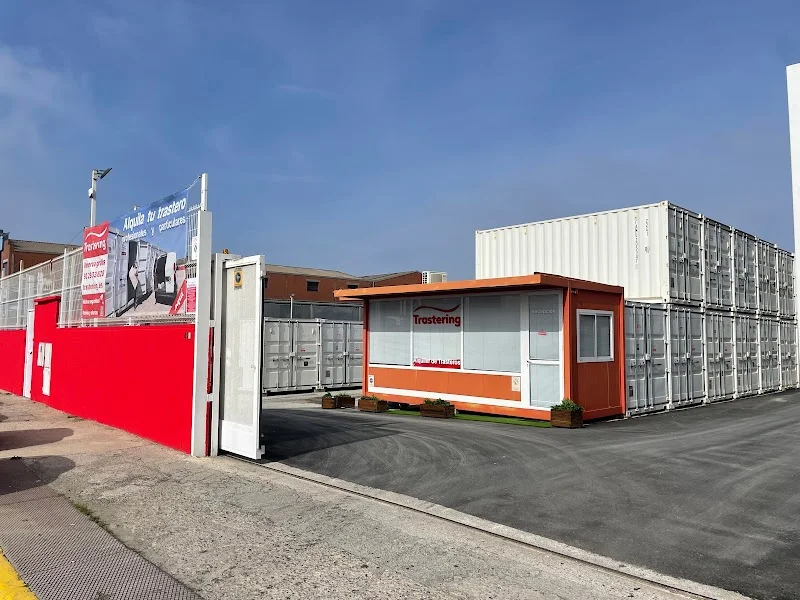 Trastering Cornellà-Hospitalet - Alquiler de Trasteros Almacenes y Guardamuebles en Carrer del Cobalt, 49, 08940 Cornellà de Llobregat, Barcelona, España - Imagen 3