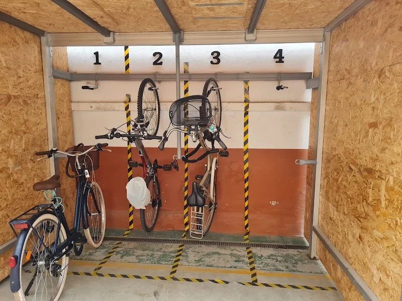 GUARDA TRASTOS VITORIA en Portal de Legutiano Kalea, 52 interior, 01013 Vitoria-Gasteiz, Araba, España - Imagen 3