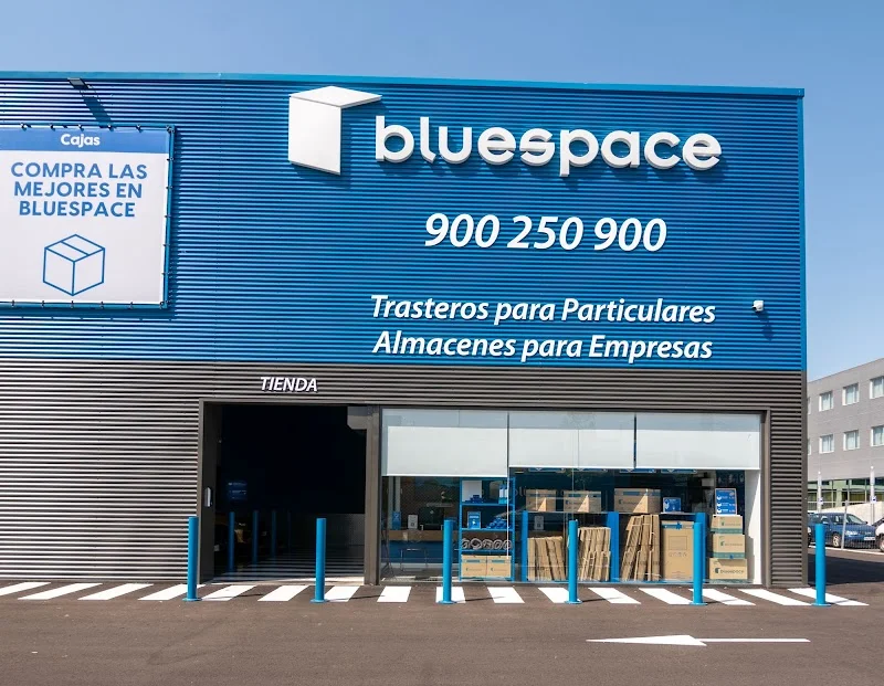 Bluespace Gobeo – trasteros en Sansomendi en Av. de Los Huetos, 50, 01010 Vitoria-Gasteiz, Álava, España - Imagen 2