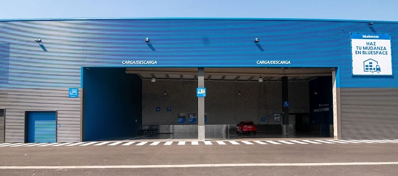 Bluespace Gobeo – trasteros en Sansomendi en Av. de Los Huetos, 50, 01010 Vitoria-Gasteiz, Álava, España - Imagen 4