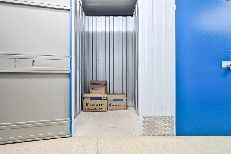 Bluespace Gobeo – trasteros en Sansomendi en Av. de Los Huetos, 50, 01010 Vitoria-Gasteiz, Álava, España - Imagen 5