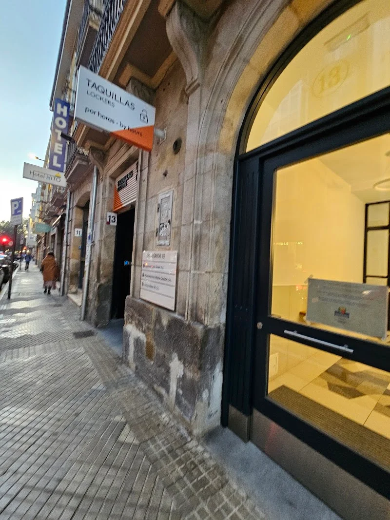 Consignas Vitoria en Florida Kalea, 13, 01005 Vitoria-Gasteiz, Araba, España - Imagen 2