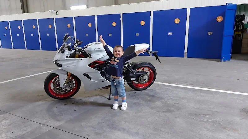 TKB Caravaning en Arkatxa Kalea, 1, 01006 Vitoria-Gasteiz, Araba, España - Imagen 5