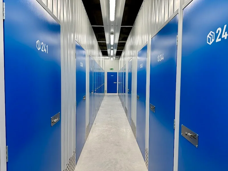 Trastero Guardacenter | Alquiler de trasteros en Elche en Carrer Josep Bernad Amorós, 73, 03205 Elx, Alicante, España - MejorTrastero