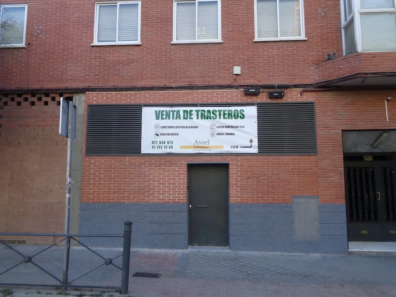 Alquiler Trasteros Sierra Toledana en C. de Sierra Toledana, 53, Puente de Vallecas, 28038 Madrid, España - Imagen 1