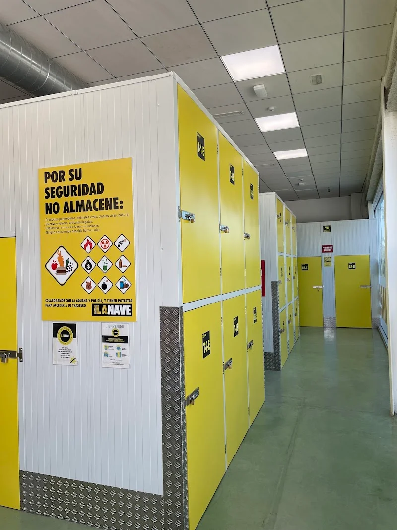 trasteros La Nave Elche 24 h. en Parque Empresarial, C. Torres y Villarroel, 8, 03203 Elche, Alicante, España - Imagen 1