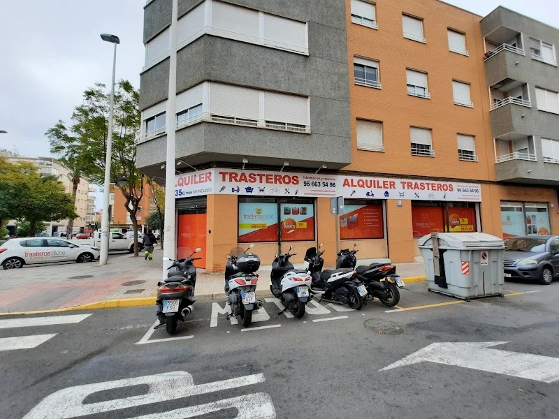 TRASTEROS ELCHE en Carrer Fra Pere Balaguer, 03202 Elx, Alicante, España - Imagen 3