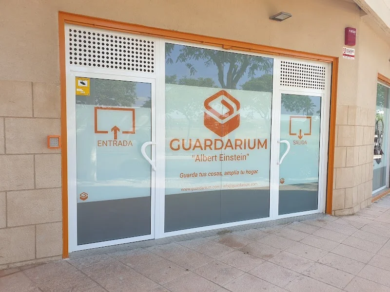 Guardarium "Trasteros Albert Einstein" en Avinguda de Jubalcoi, 18, 03202 Elx, Alicante, España - Imagen 4