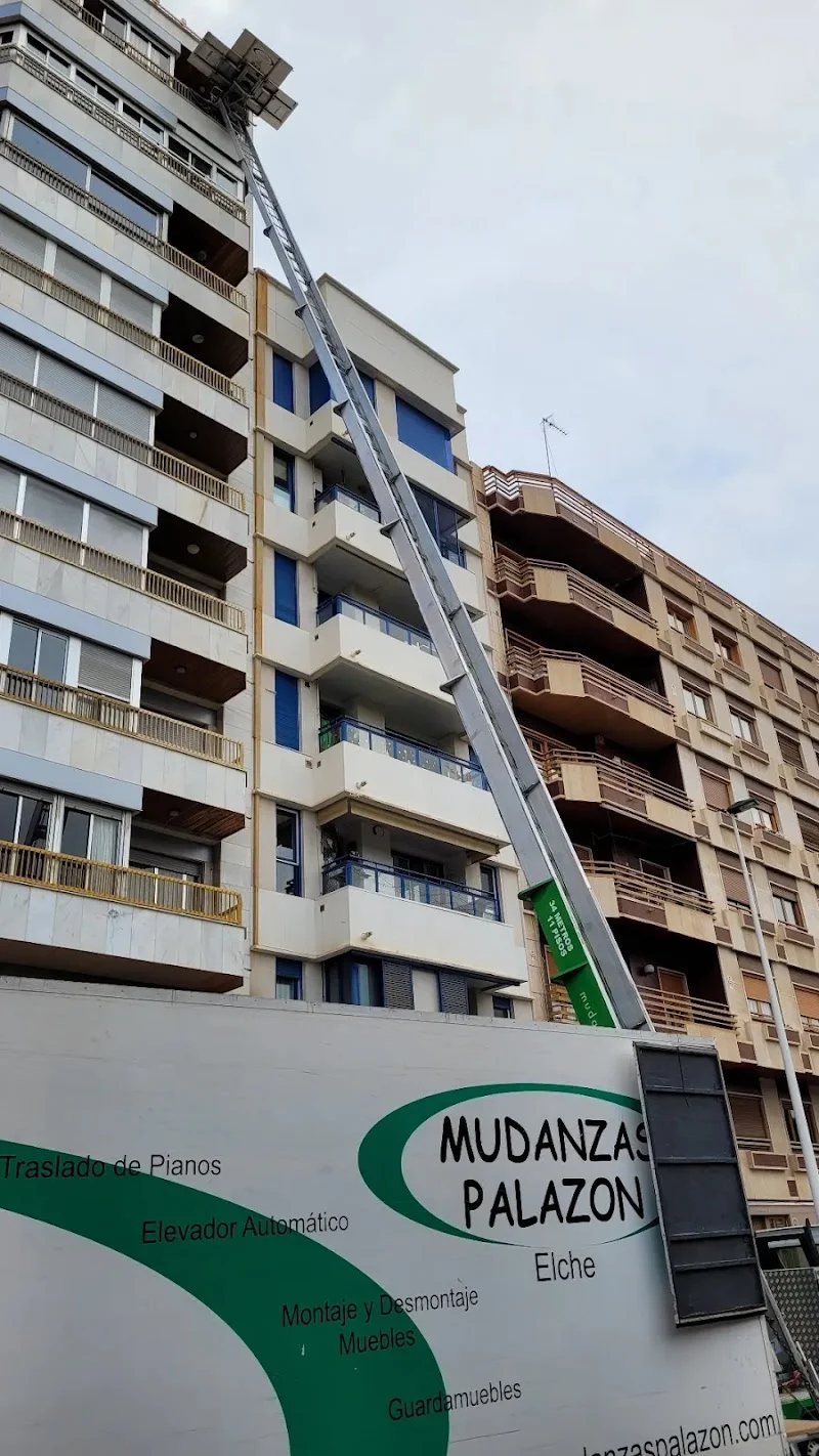 Mudanzas Palazón en Calle de, Carrer Antonio García Campos, 37, 03202 Elx, Alicante, España - Imagen 4