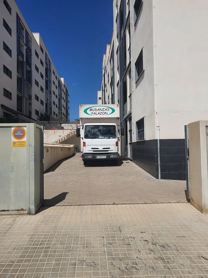 Mudanzas Elche en Carrer d'Il·licità Absent, 14, 03202 Elx, Alicante, España - Imagen 1