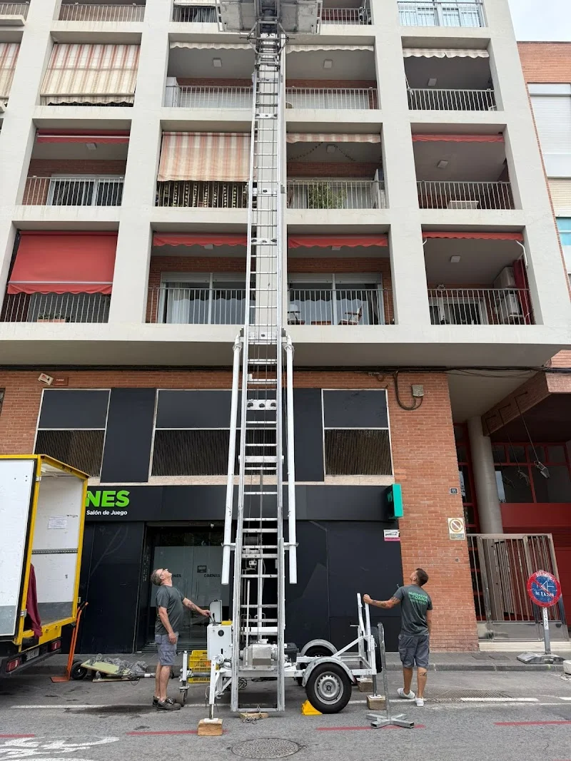 Mudanzas Alicante - Mudanzas Ladama en Partida Altabix Polígono1, nave 341-2, 03291 Elche, Alicante, España - Imagen 1