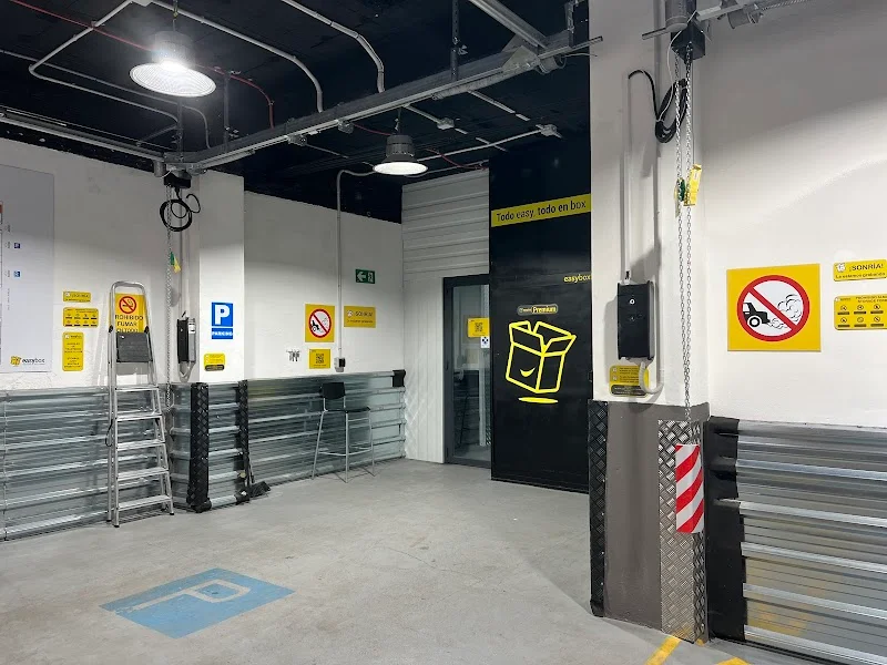 EASYBOX Trasteros Granada - Figares | Alquiler de trasteros en Granada en C. Sta. Aurelia, 5, Ronda, 18005 Granada, España - Imagen 3