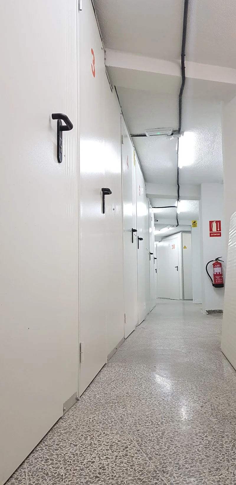 Trasteros Granada - Fígares-Las Flores en Camino de Ronda, Cjón. del Jaque, 35 Esquina, Ronda, 18004 Granada, España - Imagen 2