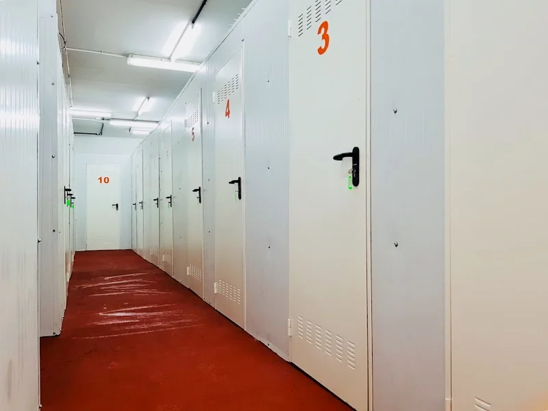 Trasteros Granada - Plaza Toros en Av. de Madrid, 33, Beiro, 18012 Granada, España - Imagen 2