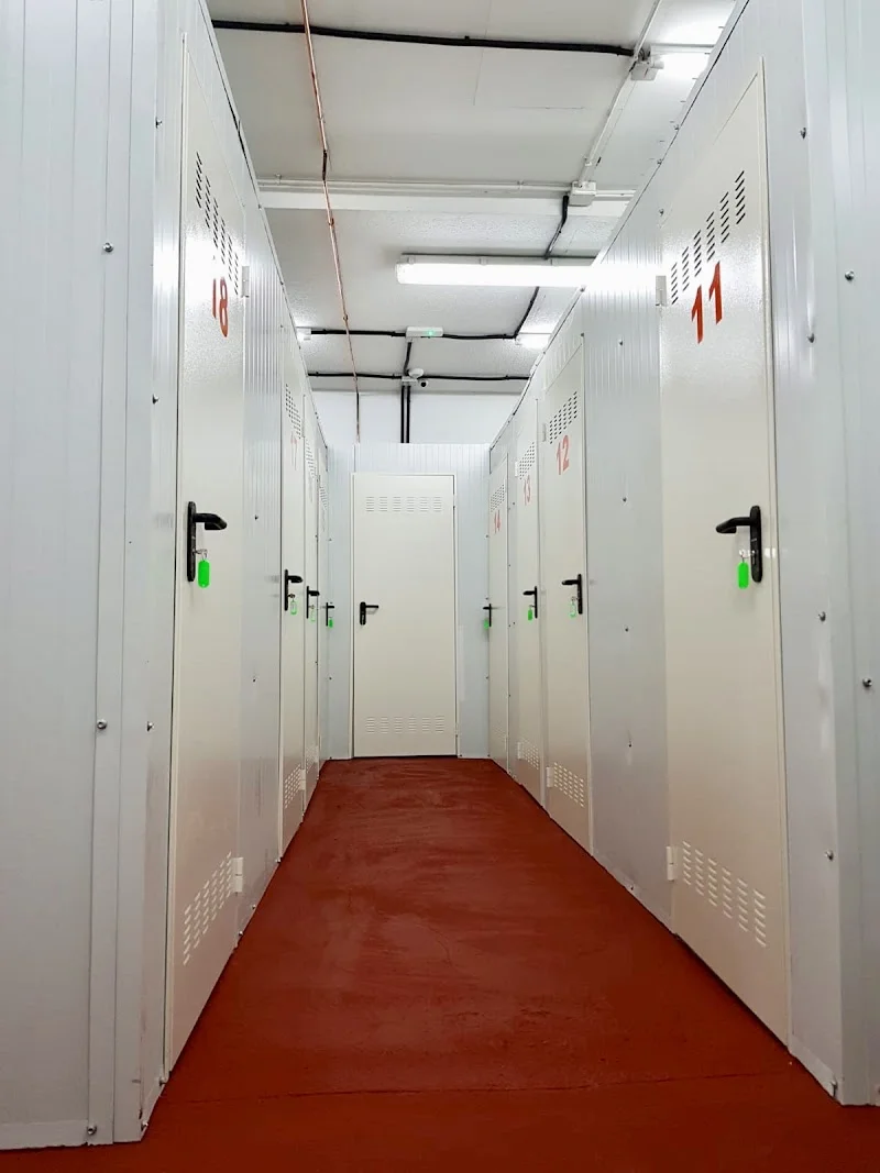 Trasteros Granada - Plaza Toros en Av. de Madrid, 33, Beiro, 18012 Granada, España - Imagen 3