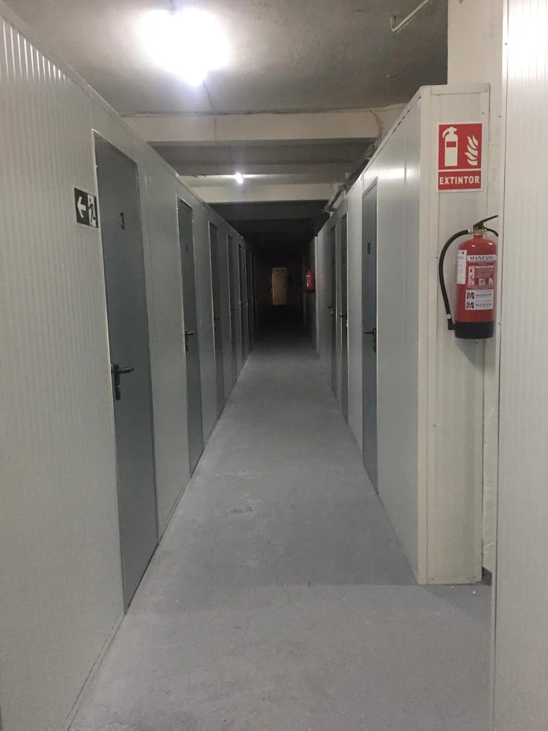 Storage rooms Granada en Calle Cedrán, 6, Centro, 18010 Granada, España - Imagen 3