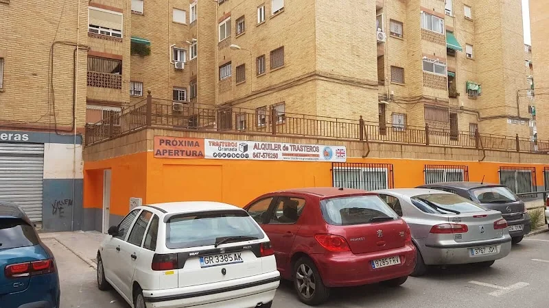 Trasteros Granada - Palacio Deportes en Pcta. Gutierre de Cetina, Zaidín, 18007 Granada, España - Imagen 2