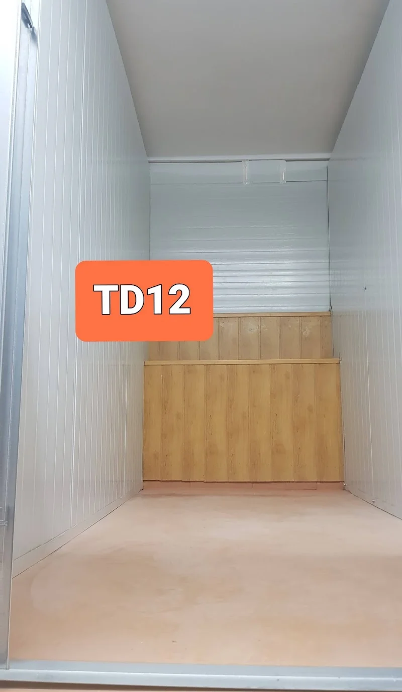 Trasteros Granada - Palacio Deportes en Pcta. Gutierre de Cetina, Zaidín, 18007 Granada, España - Imagen 4