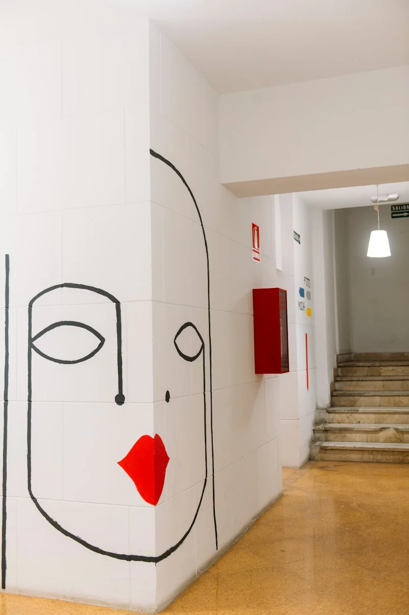 TRASTEROS PUERTA REAL en Prta Real de España, 1, Centro, 18005 Granada, España - Imagen 1